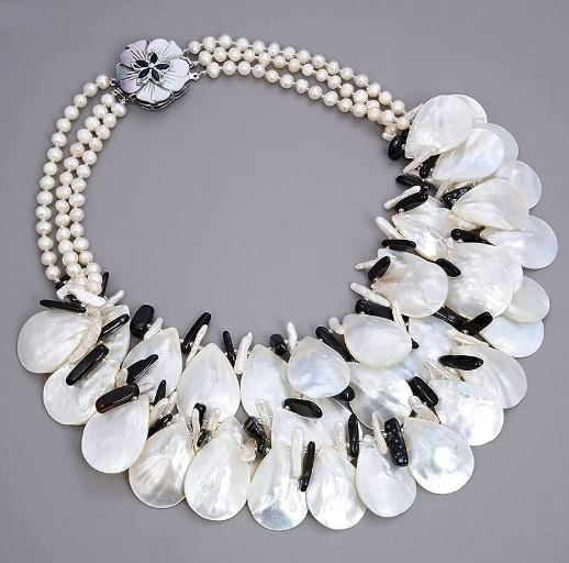 Beautiful Natural Pearl White Shell Black Onyx Necklace