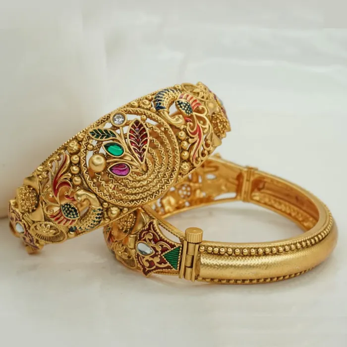 New design in coper bangles "Kadaa"