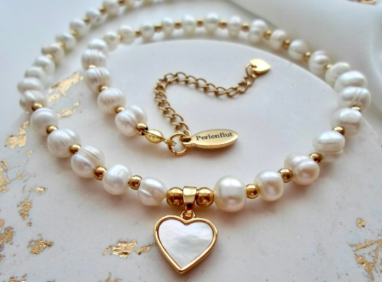Freshwater Pearl Necklace With Heart 18k Mother-of-pearl