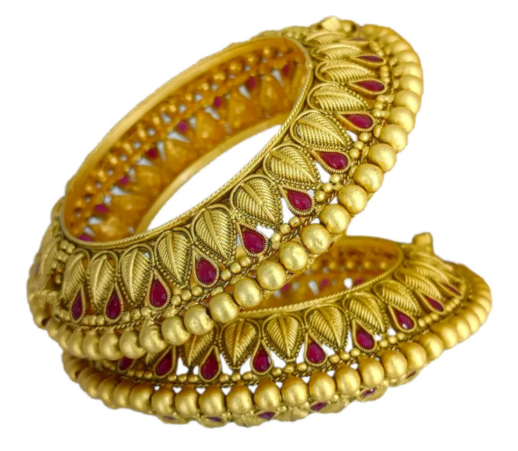 Beautiful & elegant rajwadi polish copper bangles