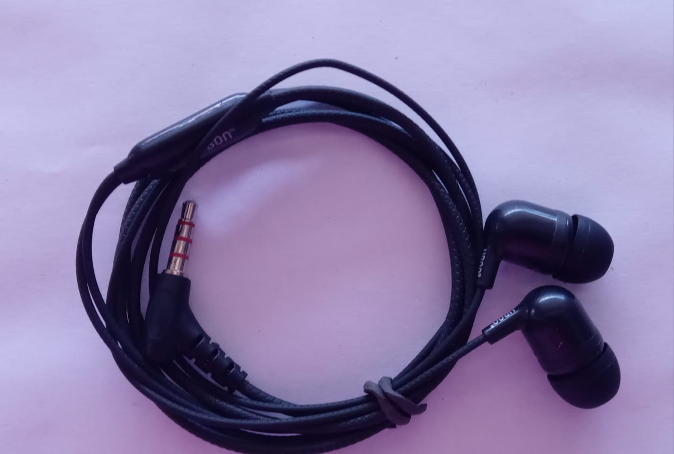 UBON Earphones UB 760 Universal Runner Earphone with mic Wired Hi-Resolution Audio Deep Ergonomic Sweatproof Earbuds for All Smartphones Dynamic 10mm Driver, (Black)