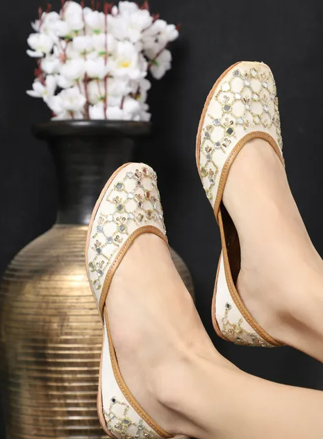 Juttis Redefining fashion For Girls