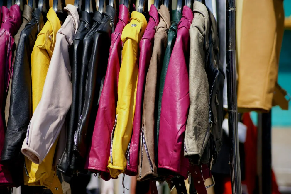 How to Find the Best Vintage Clothing