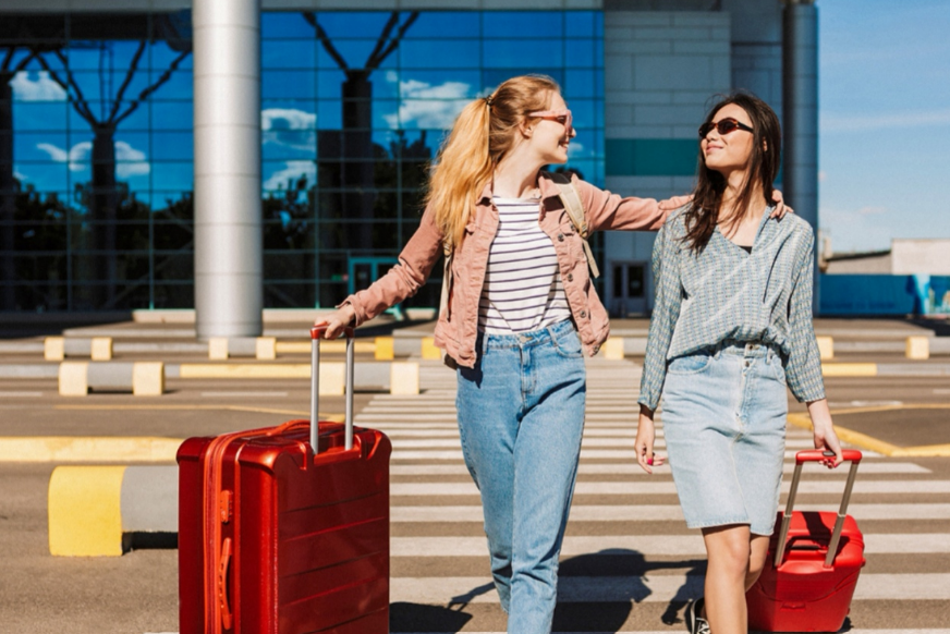 How to Take Outfit Photos While Traveling