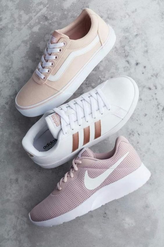 The Socks to Wear with White Sneakers