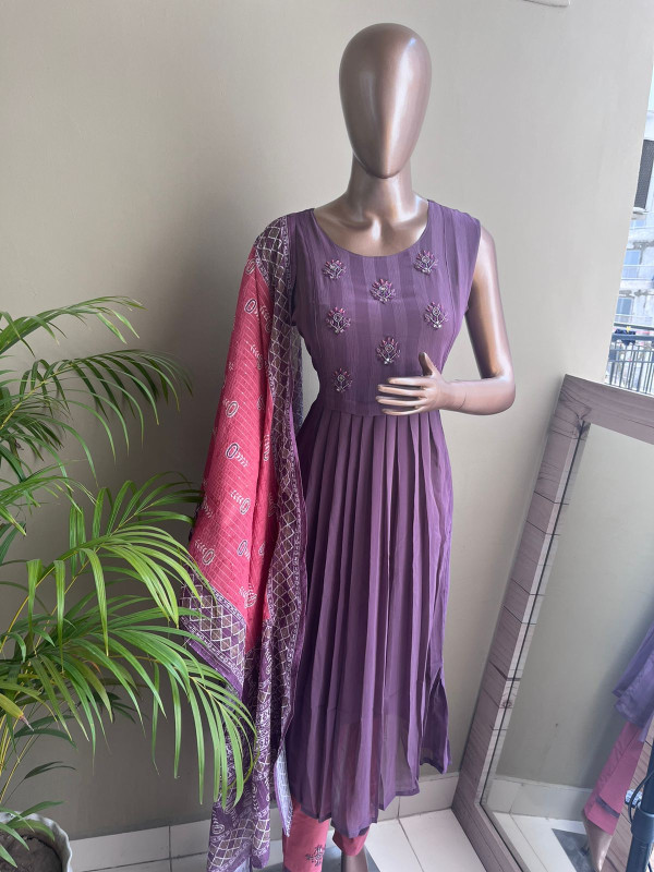 Women Purple Chiffon Embroidered Suit Set