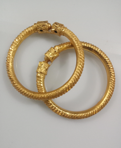 Handcrafted gold plated kundan bangle set for women&girls